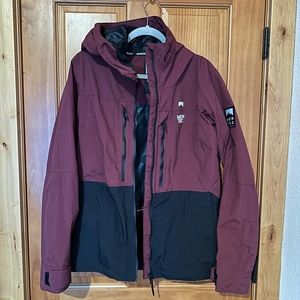 MONTEC Moss W SHELL Jacket in Burgundy / Black